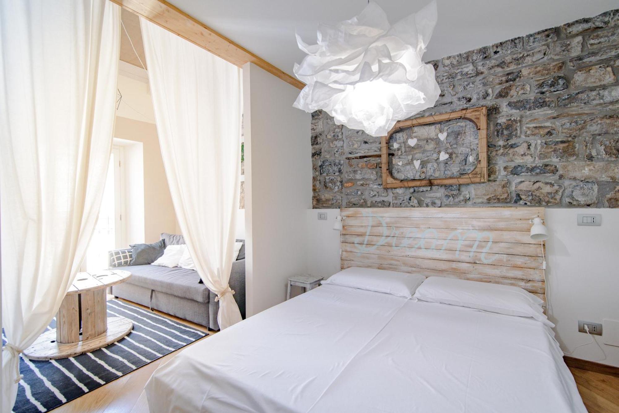 Gem Of The Lake - Luxury Apartment Como Old Town Екстер'єр фото