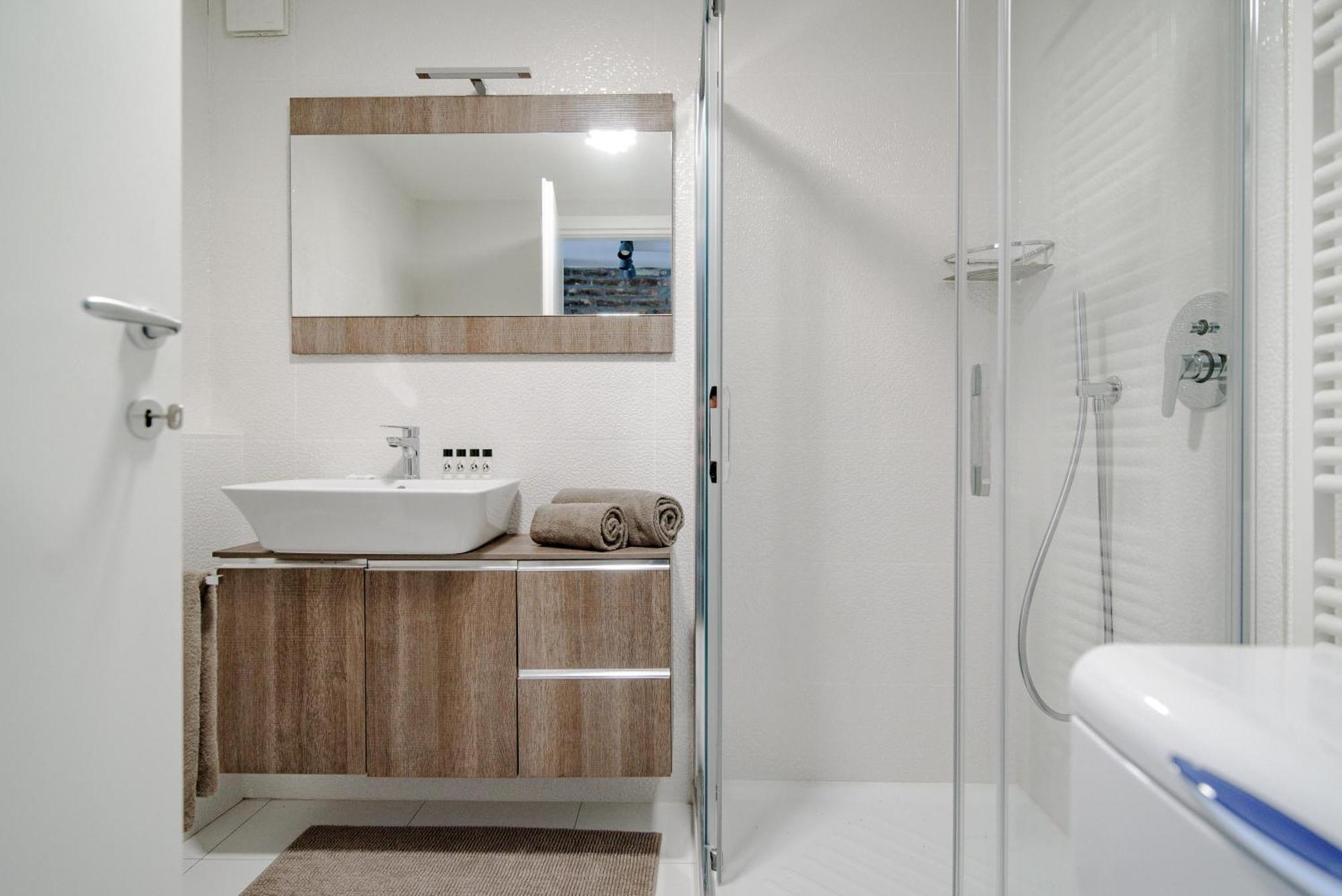 Gem Of The Lake - Luxury Apartment Como Old Town Екстер'єр фото
